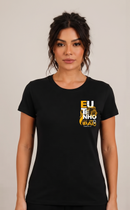 Camiseta feminina "Eu Tenho Um Pai – Leão e Coroa"